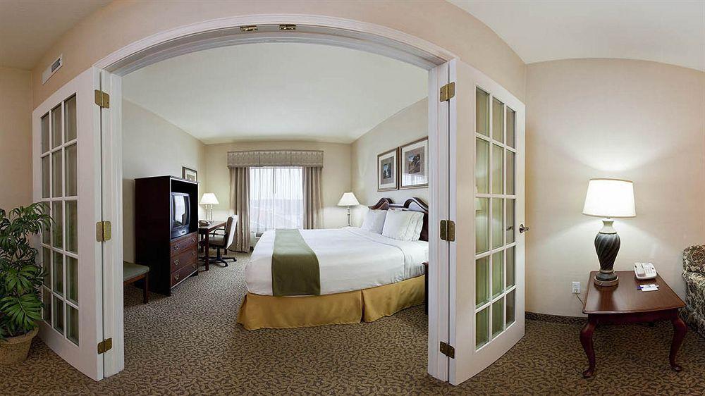 Holiday Inn Express Hotel And Suites Conroe By Ihg Екстериор снимка