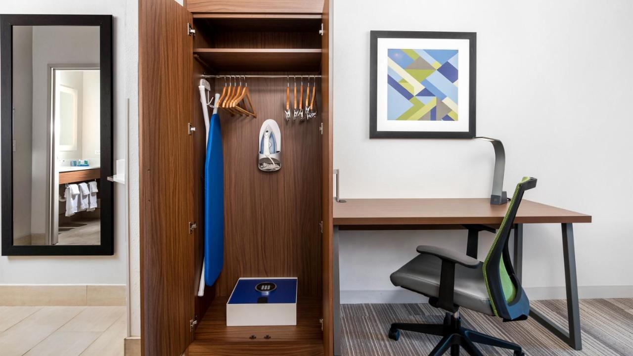 Holiday Inn Express Hotel And Suites Conroe By Ihg Екстериор снимка