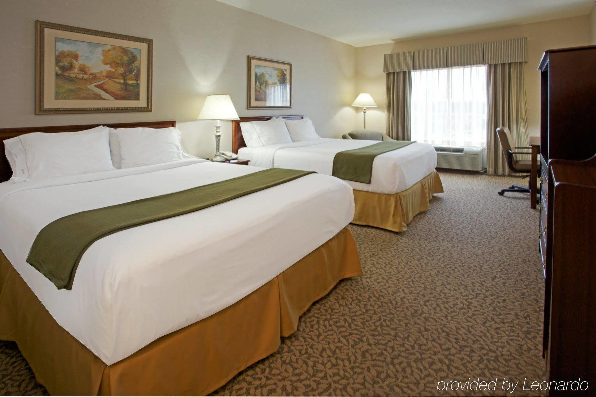 Holiday Inn Express Hotel And Suites Conroe By Ihg Стая снимка