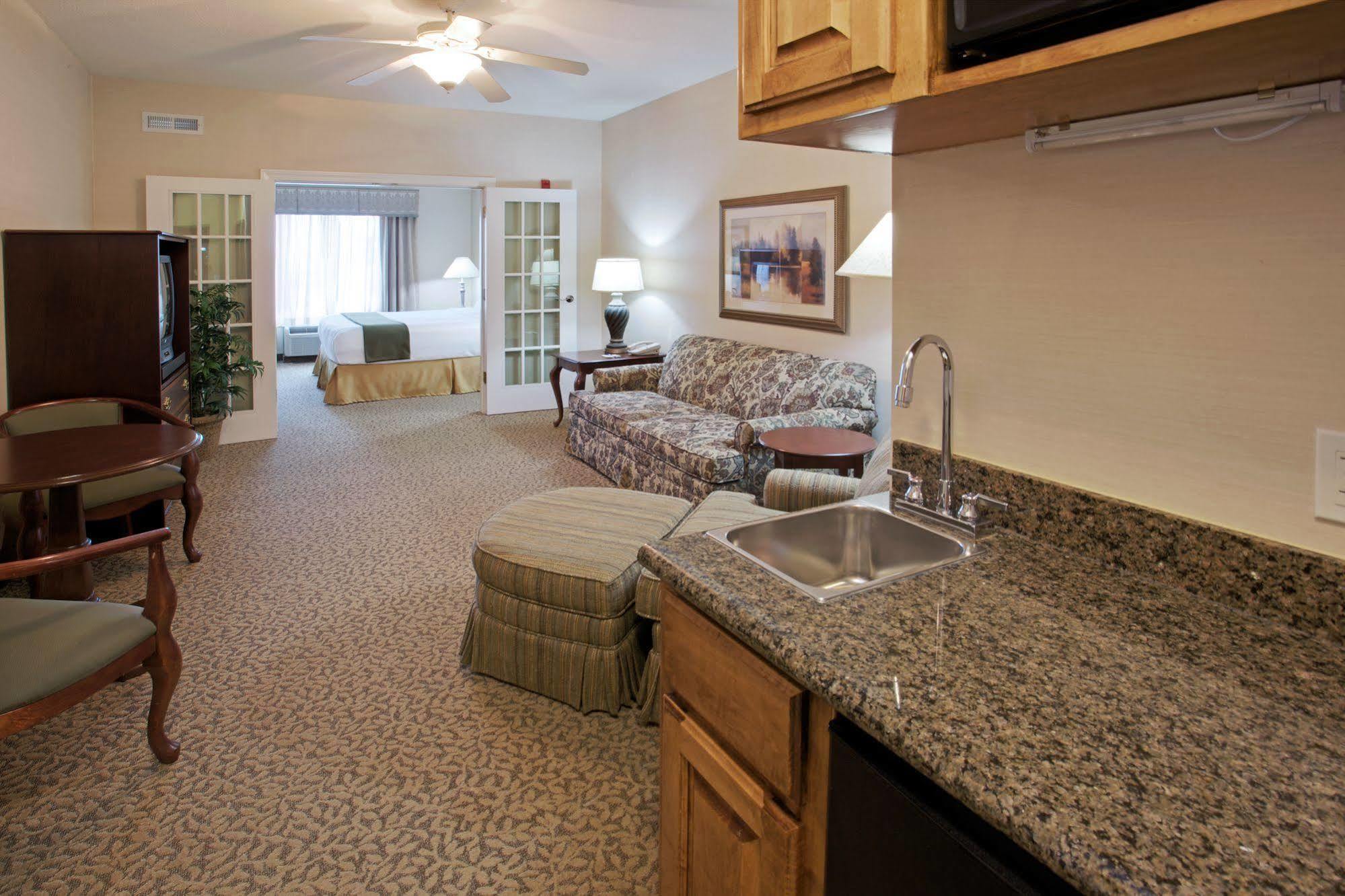 Holiday Inn Express Hotel And Suites Conroe By Ihg Екстериор снимка
